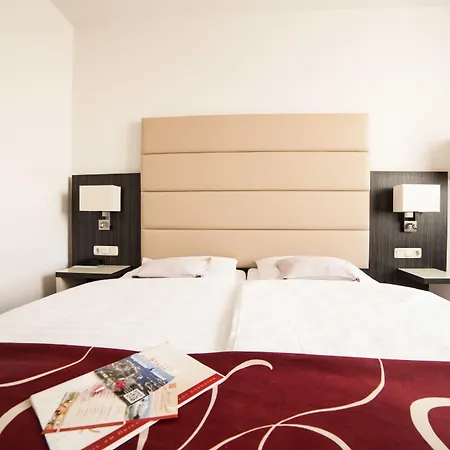 Stadt Hotel 3*