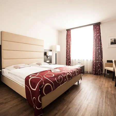 Stadt Hotel 3*