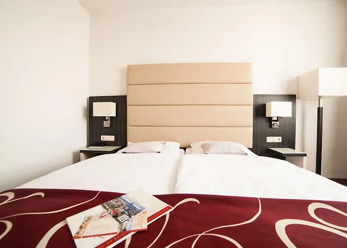 库克斯港斯塔德特酒店 酒店 3*