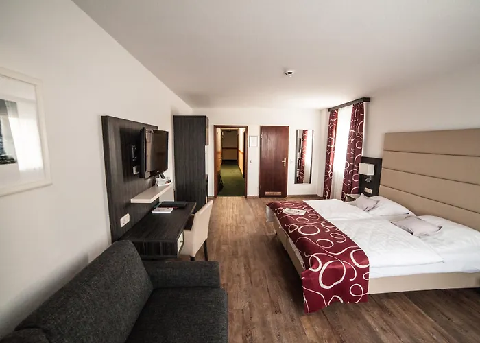 库克斯港斯塔德特酒店 3* 库克斯港