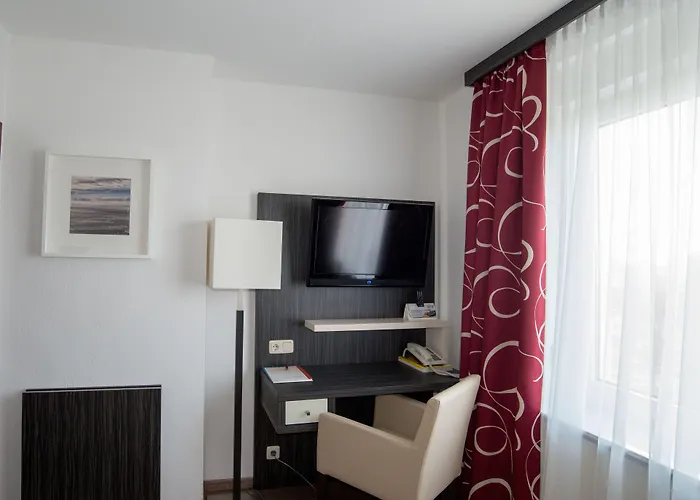 库克斯港斯塔德特酒店 3* 库克斯港